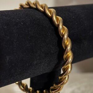 Beautiful Gold Tone Twisted Bracelet for any occasion